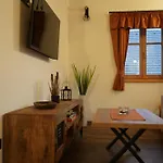 Melanie Apartment *